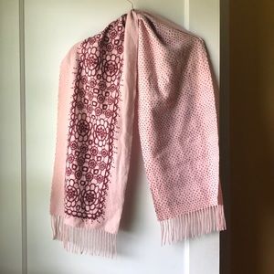 Cashmere scarf
